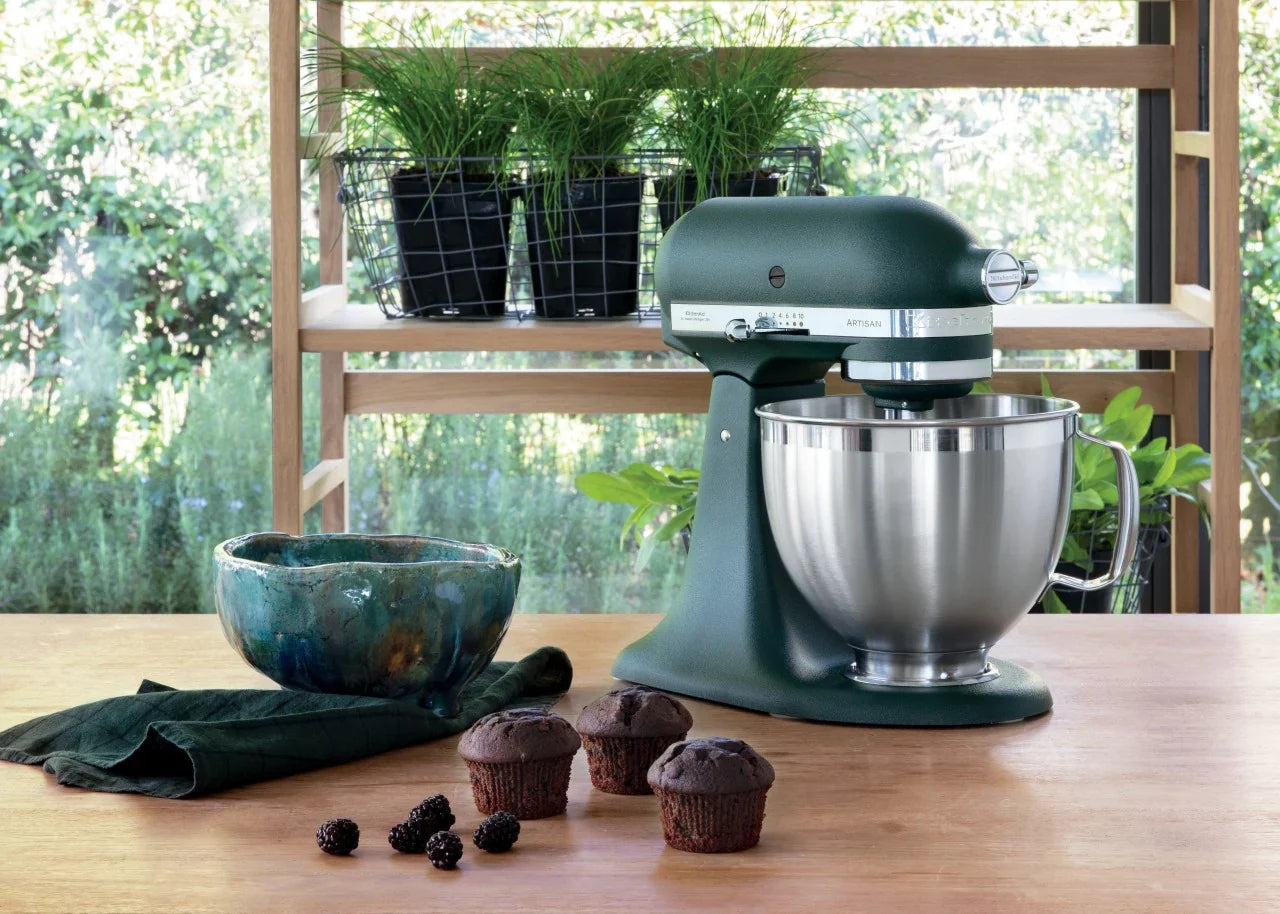 KitchenAid 4,8 L 5KSM185 Artisan Küchenmaschine Meatlover Metallfleischwolf 5KSMMGA Gr. 8 und Spritzgebäckvorsatz