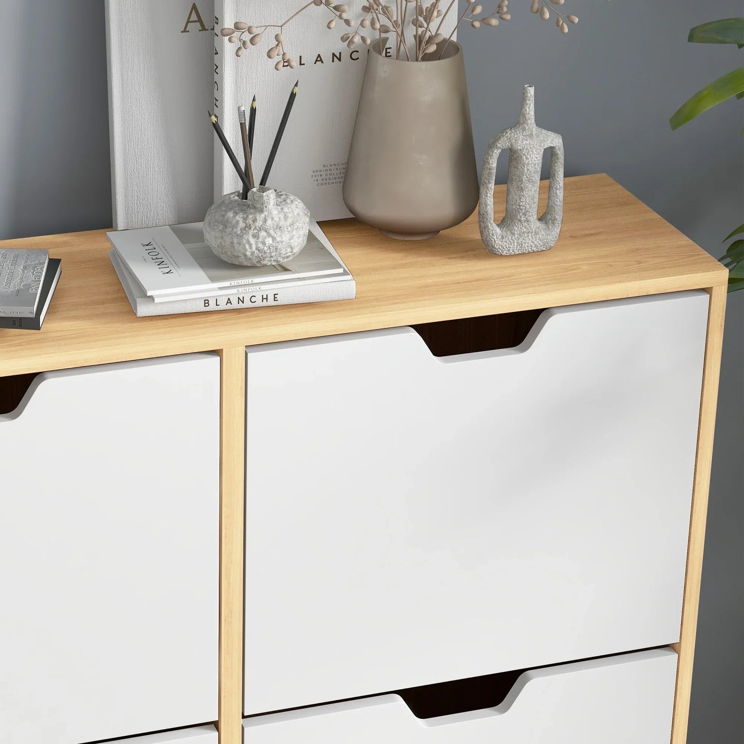 HOMCOM Schuhschrank mit 4 Klappen und verstellbaren Einlegeböden, Schuhaufbewahrungsschrank für 16 Paar Schuhe, schmales Schuhregal für den Eingangsbereich 95x26x95 cm Naturholz